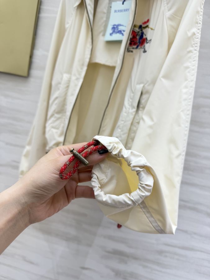 1:1 Replica Burberry Women 𝐁𝐮𝐫𝐛𝐞𝐫𝐫𝐲 𝐄𝐪𝐮𝐞𝐬𝐭𝐫𝐢𝐚𝐧 𝐉𝐚? — AAA Quality Replica — photo 8