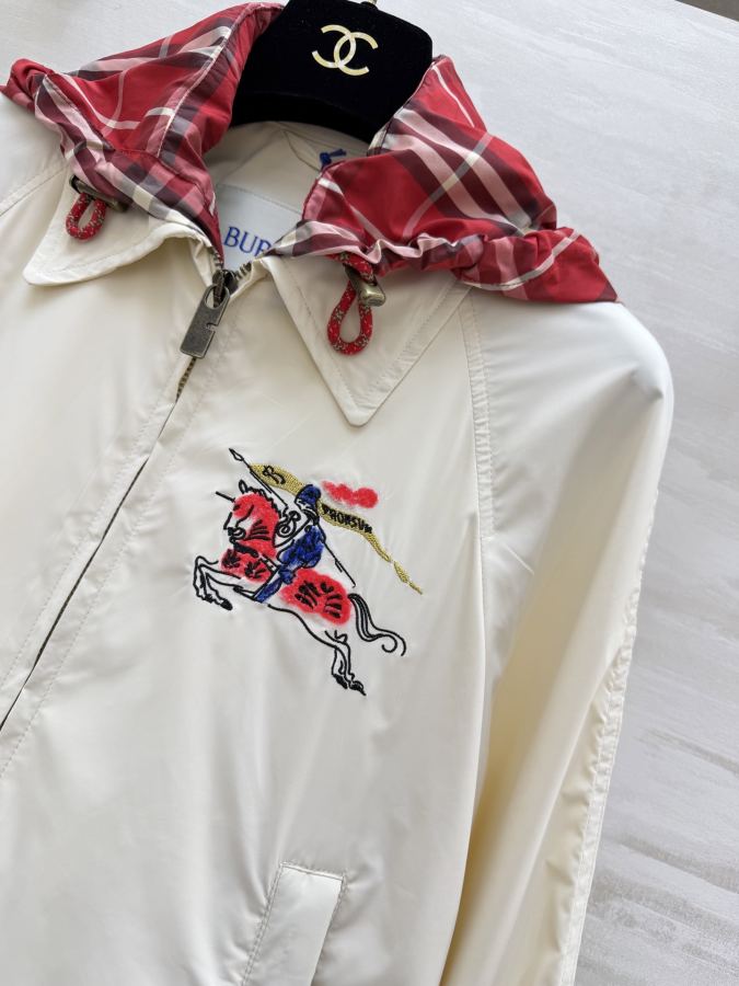 1:1 Replica Burberry Women 𝐁𝐮𝐫𝐛𝐞𝐫𝐫𝐲 𝐄𝐪𝐮𝐞𝐬𝐭𝐫𝐢𝐚𝐧 𝐉𝐚? — AAA Quality Replica — photo 4