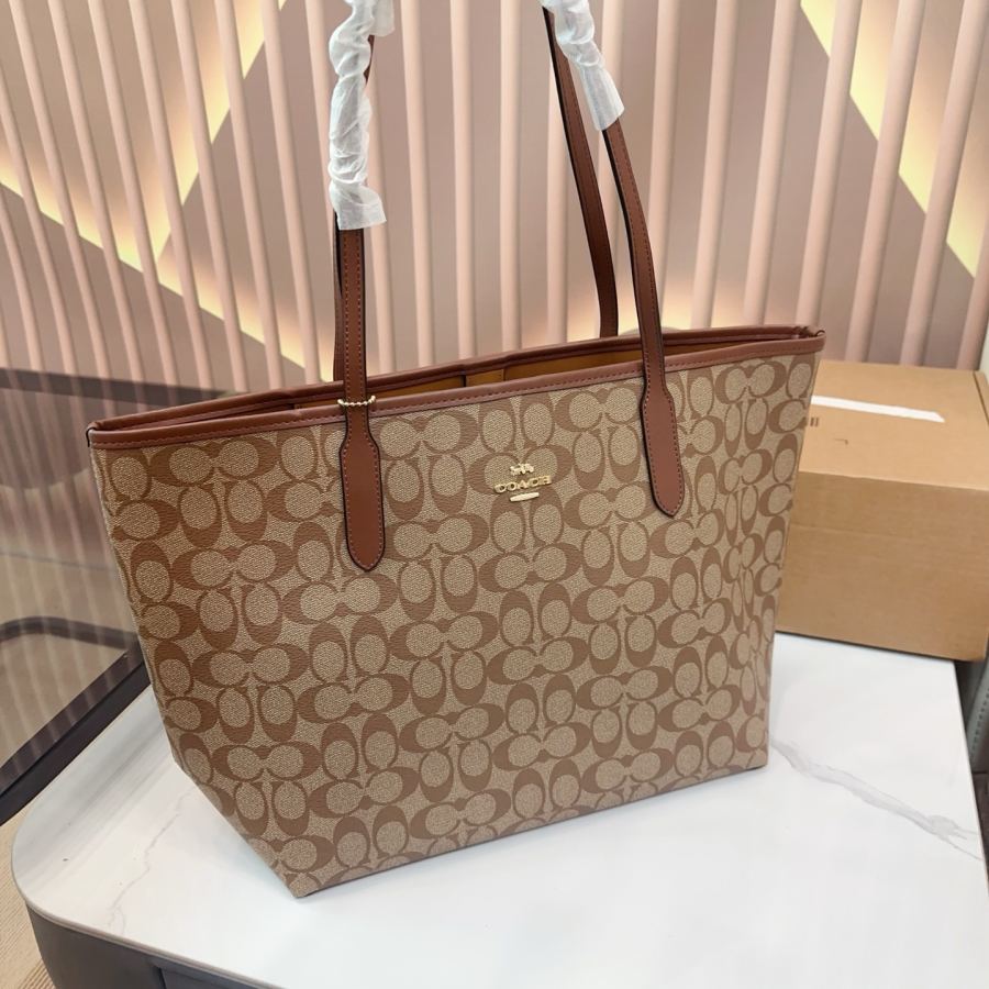 1:1 Replica COACH bag Comes with gift box. — 1:1 Replica — photo 2