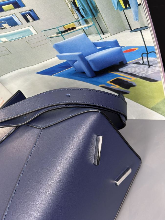 1:1 Replica LOEWE bag LOEWE 𝘗𝘶𝘻𝘻𝘭𝘦 𝘌𝘥𝘨𝘦 — AAA Quality Replica — photo 5