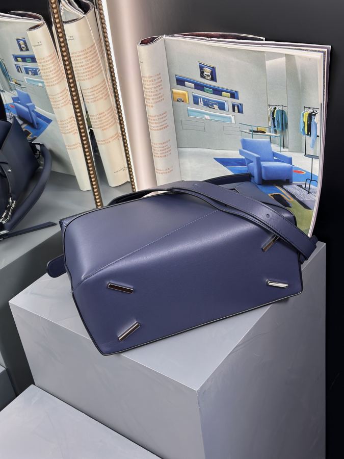 1:1 Replica LOEWE bag LOEWE 𝘗𝘶𝘻𝘻𝘭𝘦 𝘌𝘥𝘨𝘦 — AAA Quality Replica — photo 4