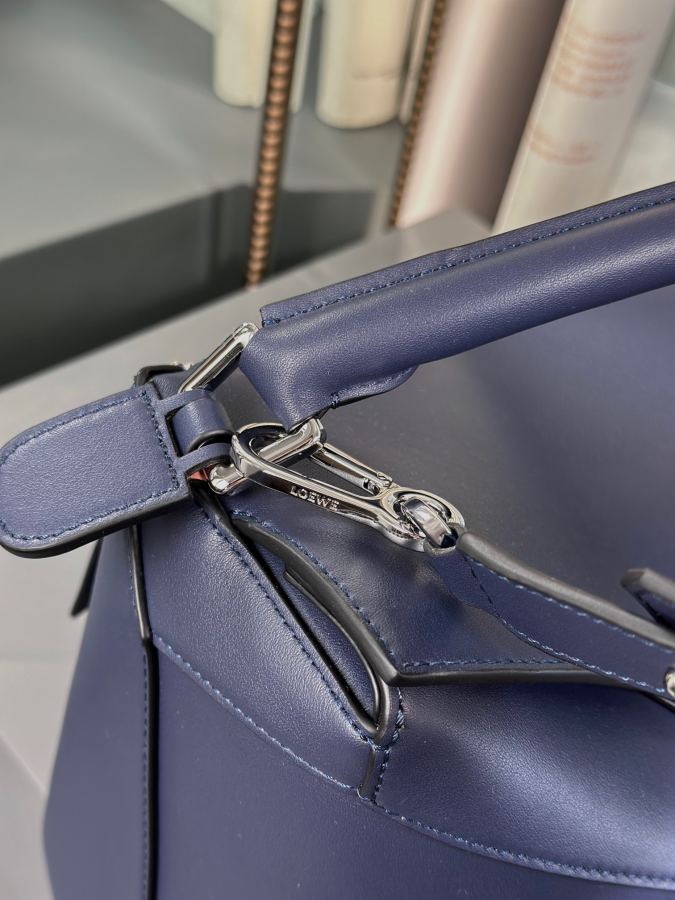 1:1 Replica LOEWE bag LOEWE 𝘗𝘶𝘻𝘻𝘭𝘦 𝘌𝘥𝘨𝘦 — AAA Quality Replica — photo 8