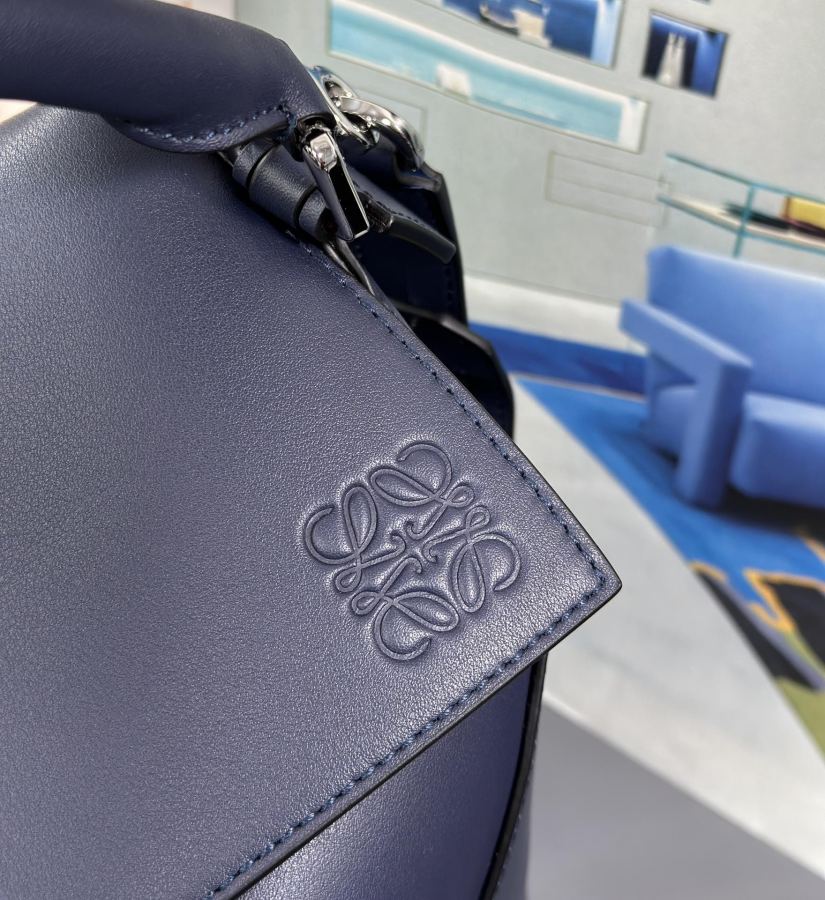 1:1 Replica LOEWE bag LOEWE 𝘗𝘶𝘻𝘻𝘭𝘦 𝘌𝘥𝘨𝘦 — AAA Quality Replica — photo 6