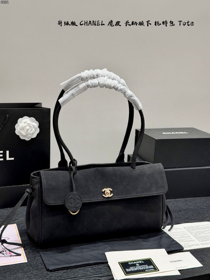 1:1 Replica Chanel Women replica