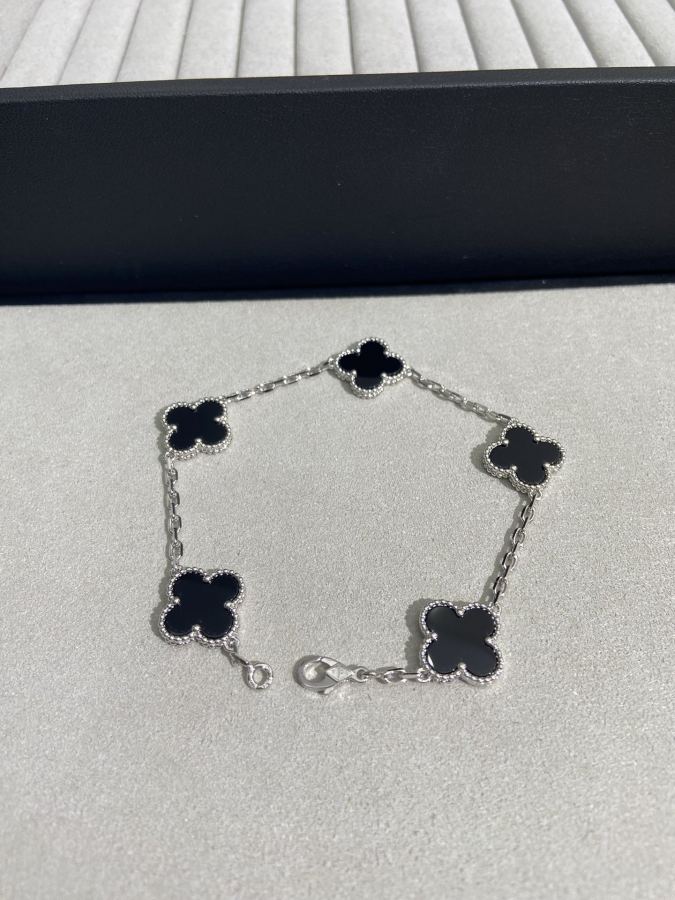 1:1 Replica Van Cleef & Arpels Jewelry VCA — Premium Replica — photo 4