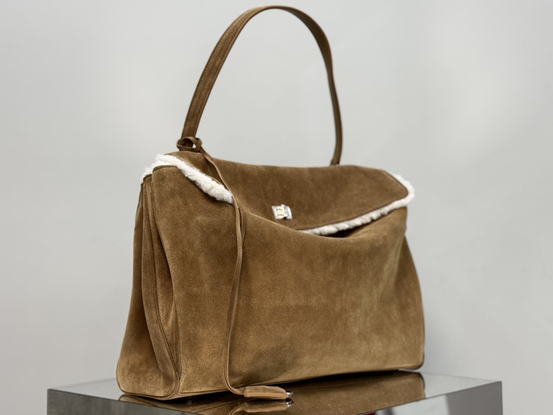 1:1 Replica Balenciaga bag Large size — Premium Replica — photo 3
