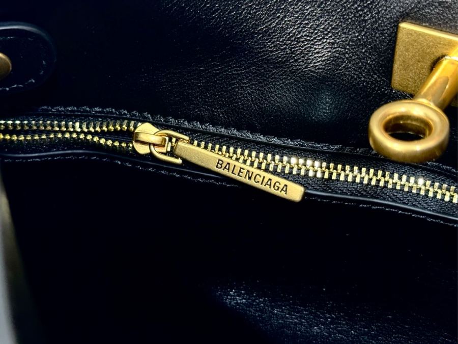 1:1 Replica Balenciaga bag 𝐁𝐚𝐥𝐞𝐧𝐜𝐢𝐚𝐠𝐚 𝐁𝐞𝐥 𝐀𝐢𝐫 𝐇𝐨𝐛𝐨 — AAA Quality Replica — photo 6