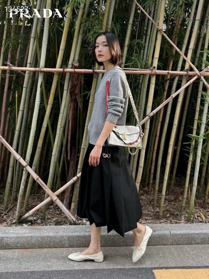 1:1 Replica PRADA bag Upper body picture — Premium Replica — photo 6