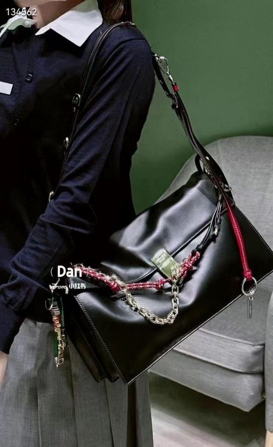 1:1 Replica PRADA bag Upper body picture — Premium Replica — photo 5