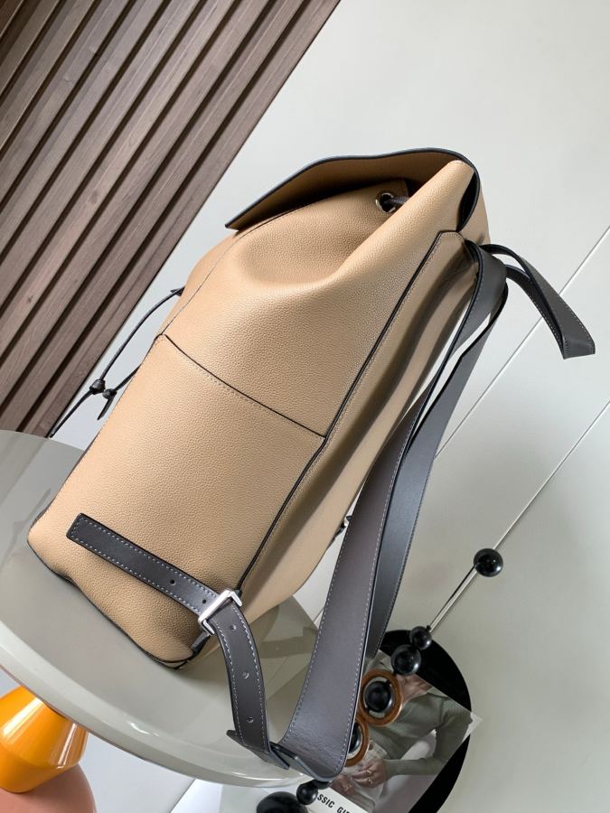 1:1 Replica LOEWE bag LOEWE puzzle Backpack logo — AAA Quality Replica — photo 2