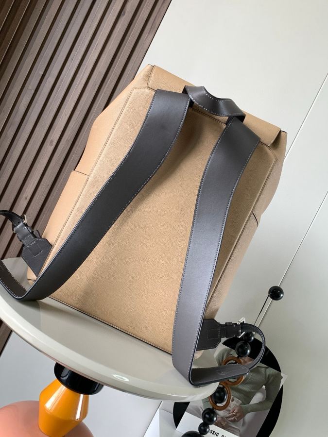 1:1 Replica LOEWE bag LOEWE puzzle Backpack logo — AAA Quality Replica — photo 3
