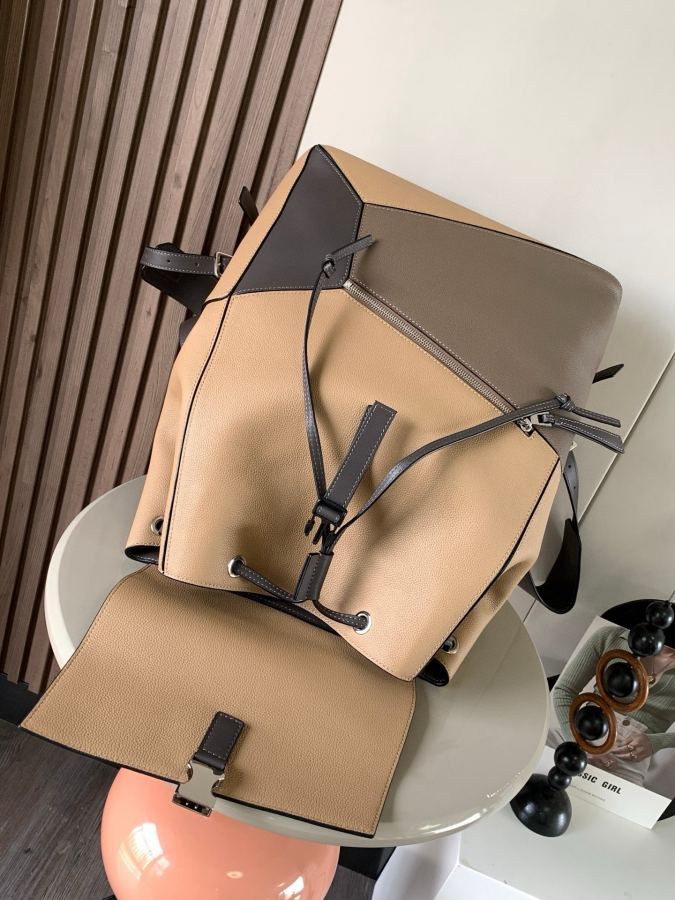1:1 Replica LOEWE bag LOEWE puzzle Backpack logo — AAA Quality Replica — photo 7