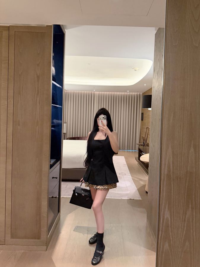1:1 Replica Burberry Women — Premium Replica