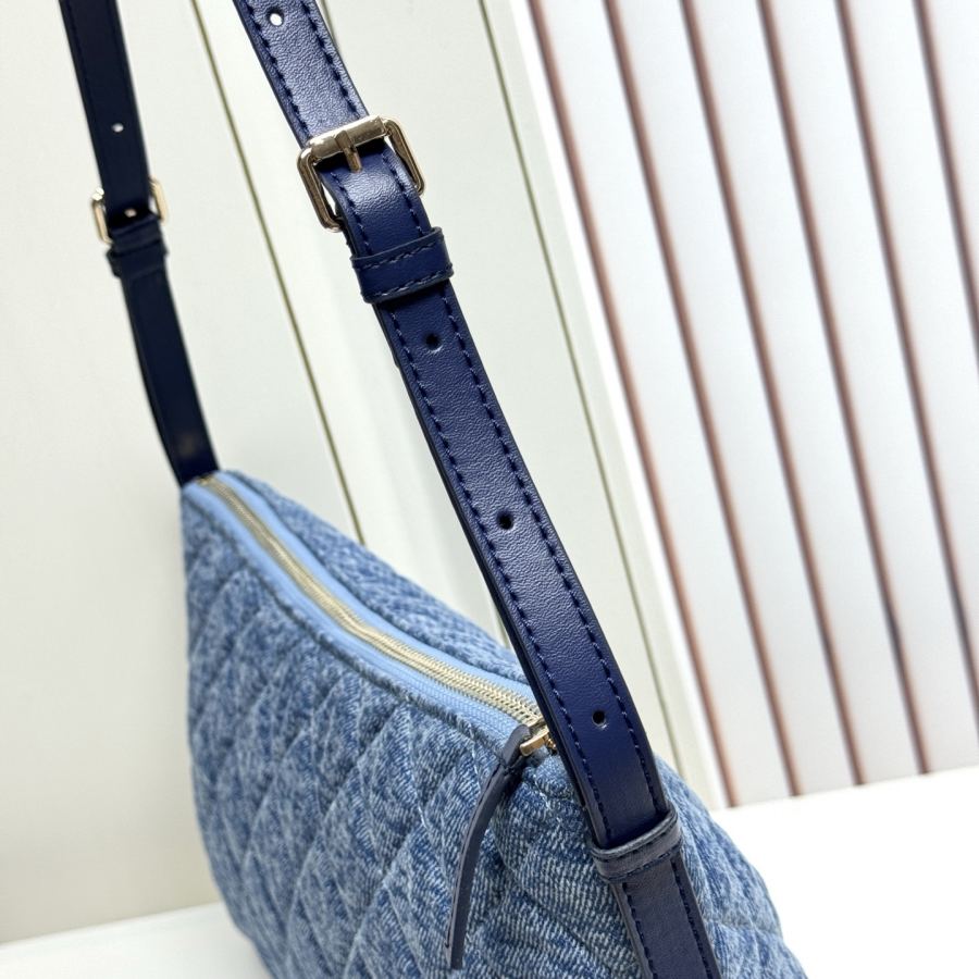 1:1 Replica Chanel bag 𝐂𝐡𝐚𝐧𝐞𝐥 𝟐𝟔𝐀 Advanced Handicraft Workshop Underarm Bag — 1:1 Replica For Sale — photo 7