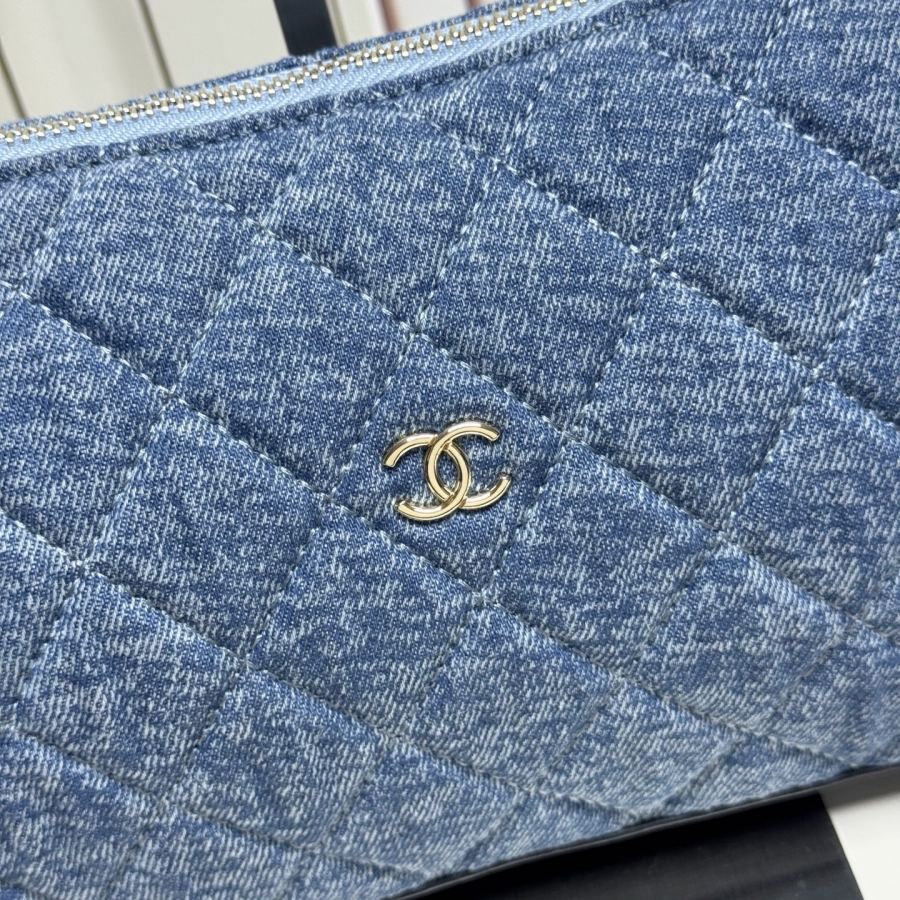 1:1 Replica Chanel bag 𝐂𝐡𝐚𝐧𝐞𝐥 𝟐𝟔𝐀 Advanced Handicraft Workshop Underarm Bag — 1:1 Replica For Sale — photo 2