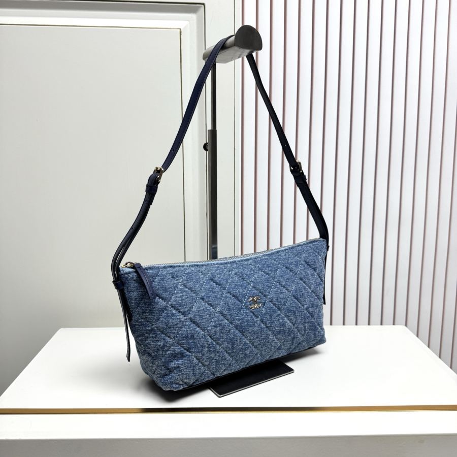 1:1 Replica Chanel bag 𝐂𝐡𝐚𝐧𝐞𝐥 𝟐𝟔𝐀 Advanced Handicraft Workshop Underarm Bag — 1:1 Replica For Sale — photo 4