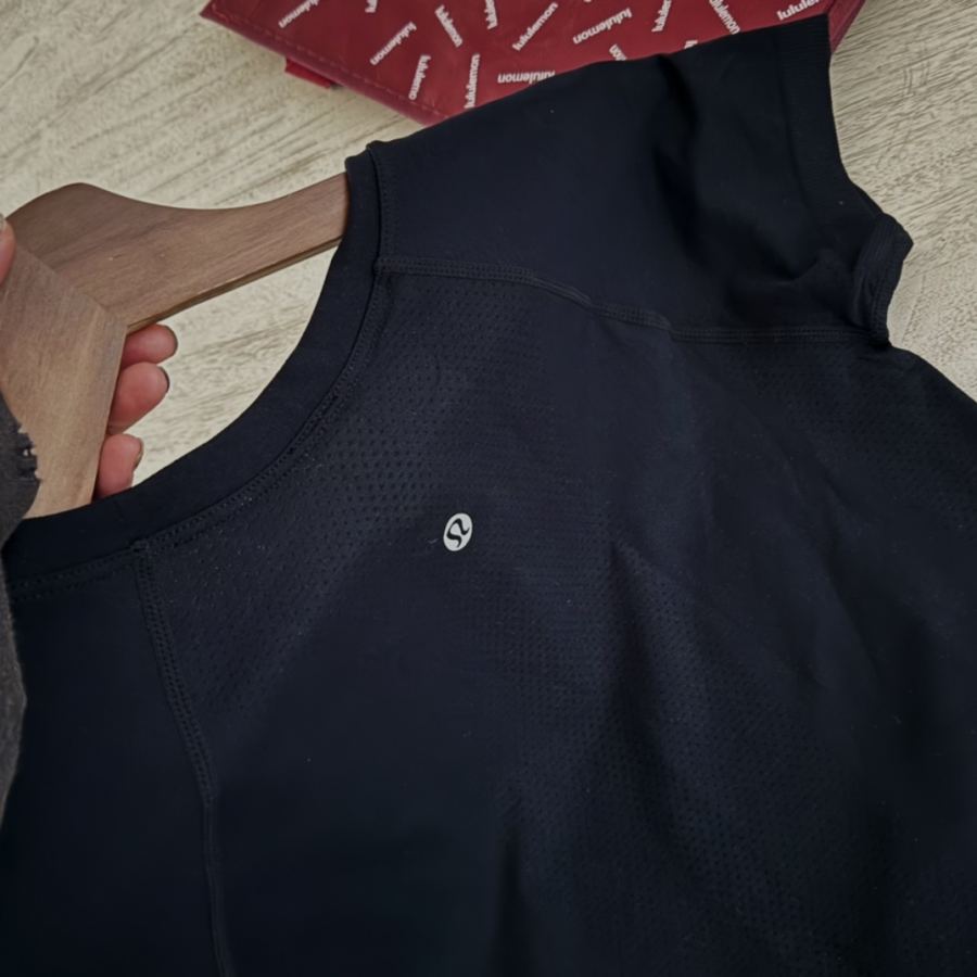 1:1 Replica LV men Lululemon Swiftly Tech T — AAA Quality Replica — photo 4