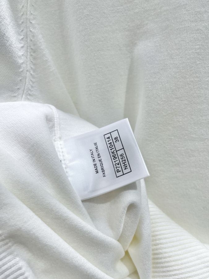 1:1 Replica Chanel Women 𝗖𝗛𝗔𝗡𝗘* logo — AAA Quality Replica — photo 6