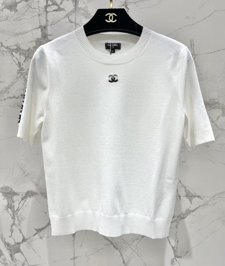 1:1 Replica Chanel Women 𝗖𝗛𝗔𝗡𝗘* logo — AAA Quality Replica — photo 3