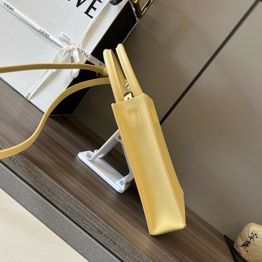 1:1 Replica LOEWE bag LOEWE envelope bag — AAA Quality Replica — photo 2