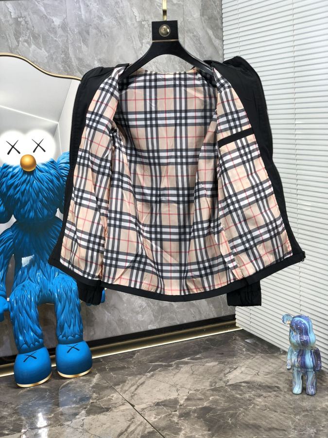 1:1 Replica Burberry men Reversible Technical Waterproof Windproof Men's Jacket Spring 2026 — Premium Replica — photo 6
