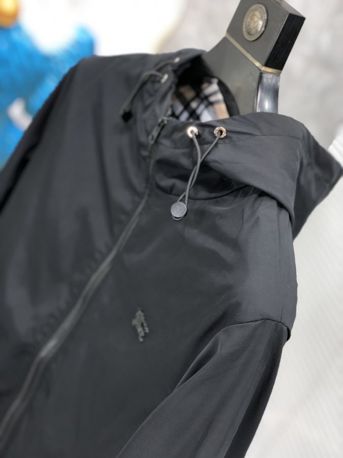 1:1 Replica Burberry men Reversible Technical Waterproof Windproof Men's Jacket Spring 2026 — Premium Replica — photo 4