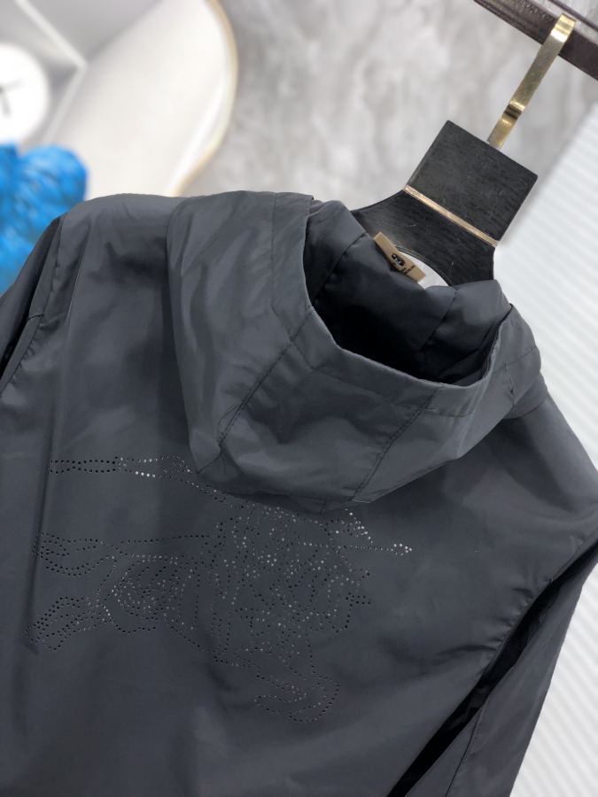 1:1 Replica Burberry men Reversible Technical Waterproof Windproof Men's Jacket Spring 2026 — Premium Replica — photo 8