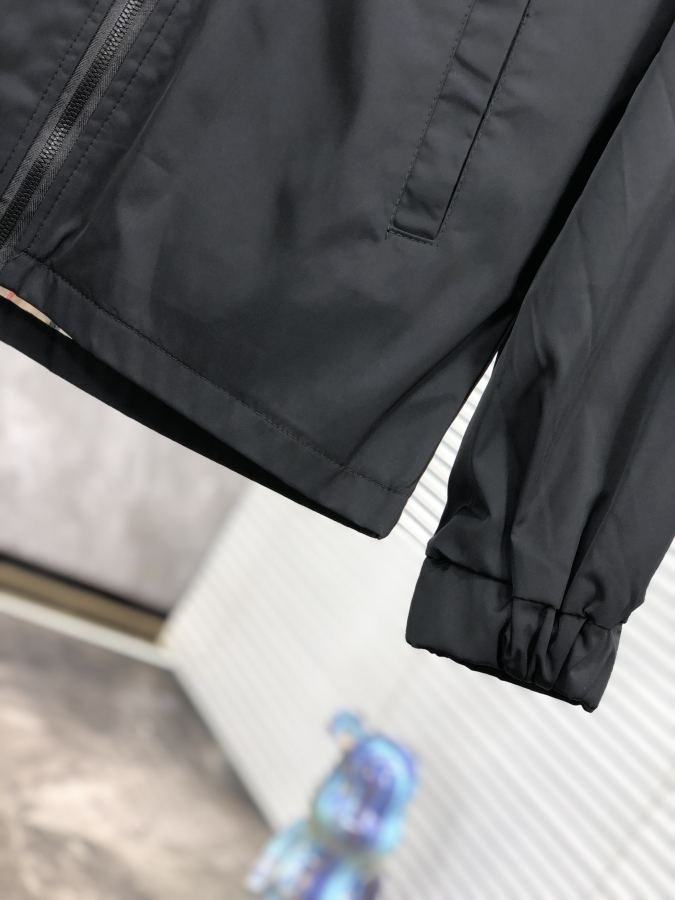 1:1 Replica Burberry men Reversible Technical Waterproof Windproof Men's Jacket Spring 2026 — Premium Replica — photo 3
