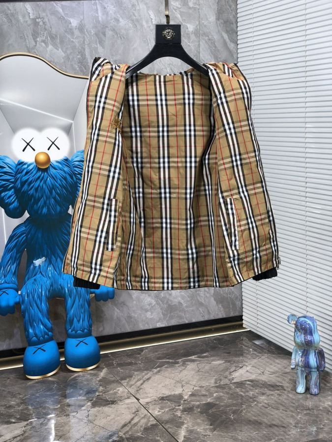 1:1 Replica Burberry men Reversible Technical Waterproof Windproof Men's Jacket Spring 2026 — 1:1 Replica — photo 6