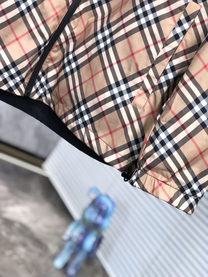 1:1 Replica Burberry men Reversible Technical Waterproof Windproof Men's Jacket Spring 2026 — AAA Quality Replica — photo 3