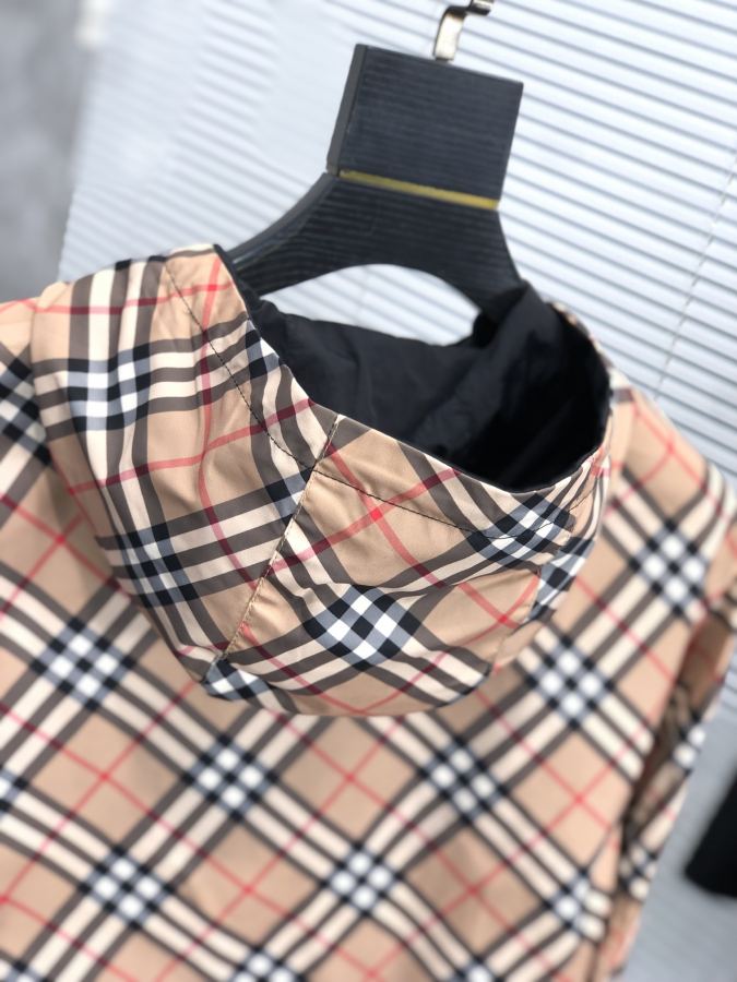 1:1 Replica Burberry men Reversible Technical Waterproof Windproof Men's Jacket Spring 2026 — AAA Quality Replica — photo 9