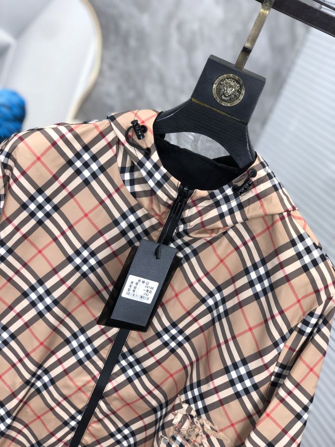 1:1 Replica Burberry men Reversible Technical Waterproof Windproof Men's Jacket Spring 2026 — AAA Quality Replica — photo 2