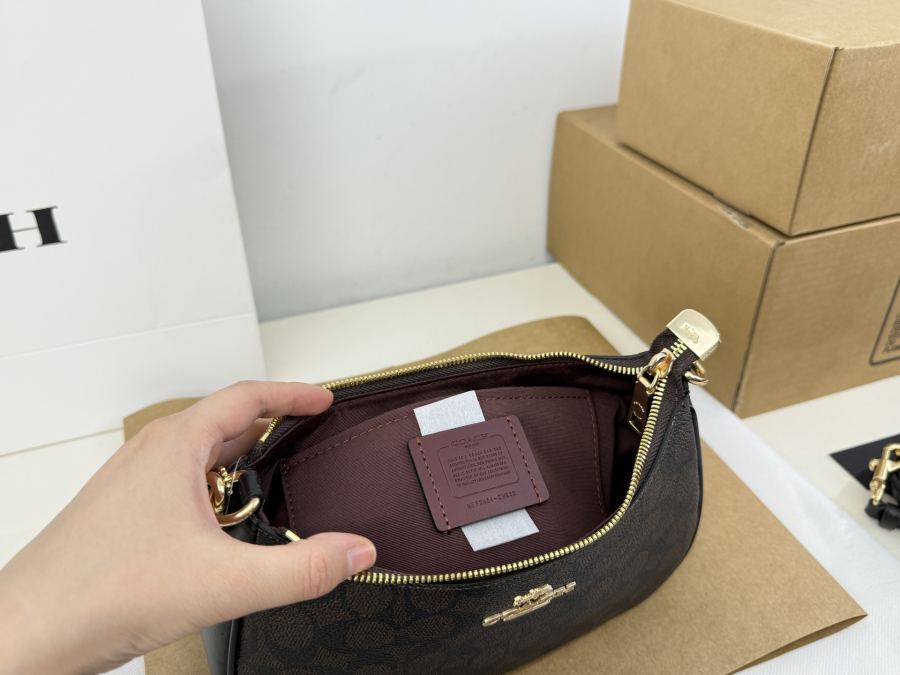 1:1 Replica COACH bag replica — photo 9