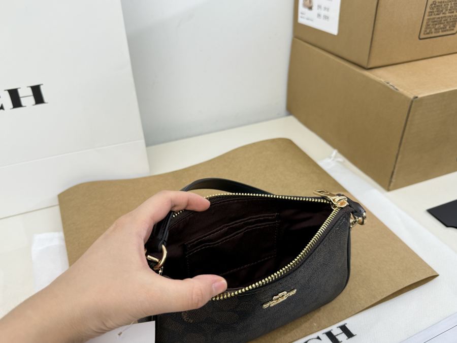 1:1 Replica COACH bag replica — photo 8