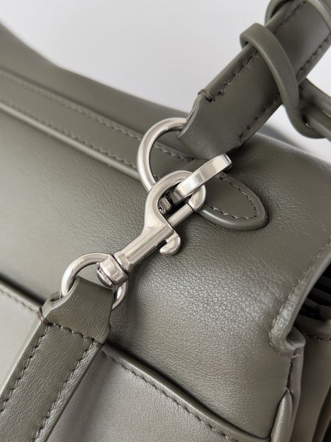 1:1 Replica Balenciaga bag 𝐁𝐚𝐥𝐞𝐧𝐜𝐢𝐚𝐠𝐚 𝐑𝐨𝐝𝐞𝐨 — Premium Replica — photo 7