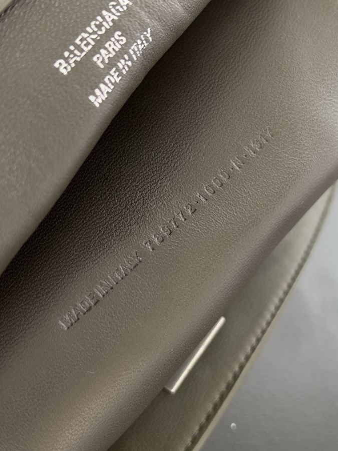1:1 Replica Balenciaga bag 𝐁𝐚𝐥𝐞𝐧𝐜𝐢𝐚𝐠𝐚 𝐑𝐨𝐝𝐞𝐨 — Premium Replica — photo 8