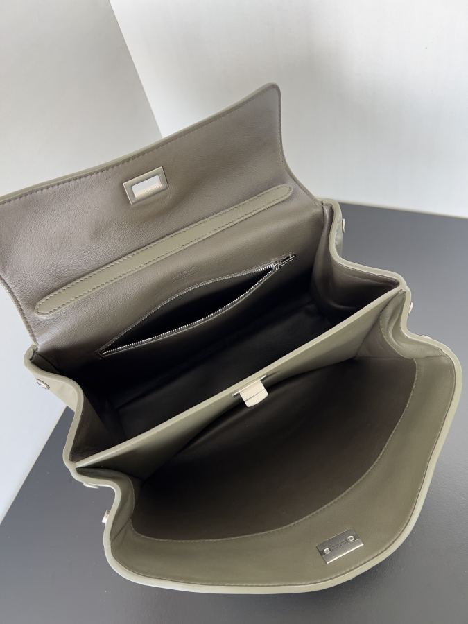 1:1 Replica Balenciaga bag 𝐁𝐚𝐥𝐞𝐧𝐜𝐢𝐚𝐠𝐚 𝐑𝐨𝐝𝐞𝐨 — AAA Quality Replica — photo 9