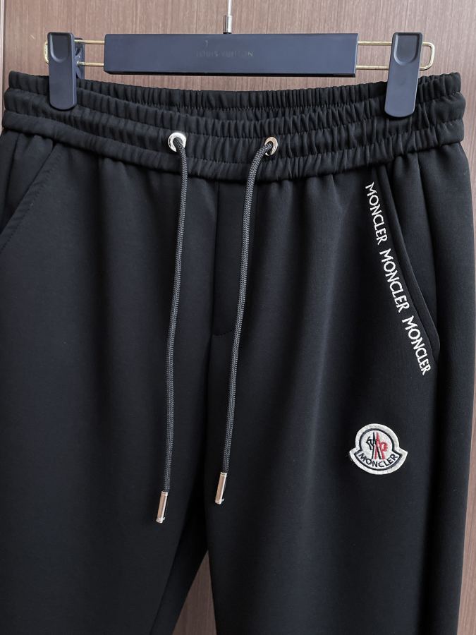 1:1 Replica moncler men New LOGO — AAA Quality Replica — photo 7