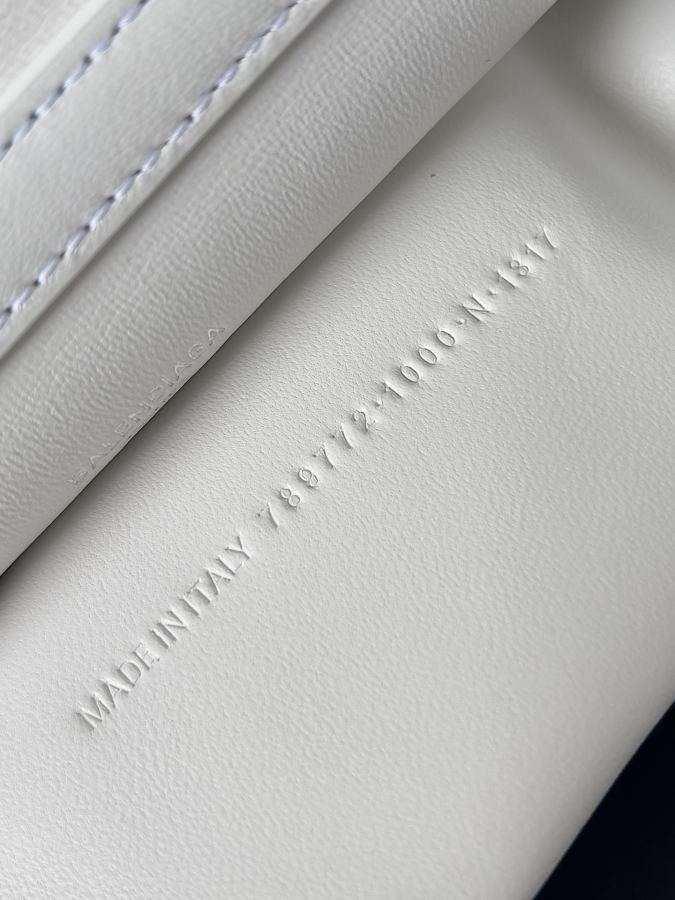 1:1 Replica Balenciaga bag 𝐁𝐚𝐥𝐞𝐧𝐜𝐢𝐚𝐠𝐚 𝐑𝐨𝐝𝐞𝐨 — Premium Replica — photo 8