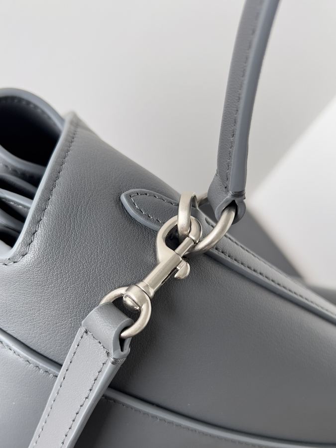 1:1 Replica Balenciaga bag 𝐁𝐚𝐥𝐞𝐧𝐜𝐢𝐚𝐠𝐚 𝐑𝐨𝐝𝐞𝐨 — Premium Replica — photo 7