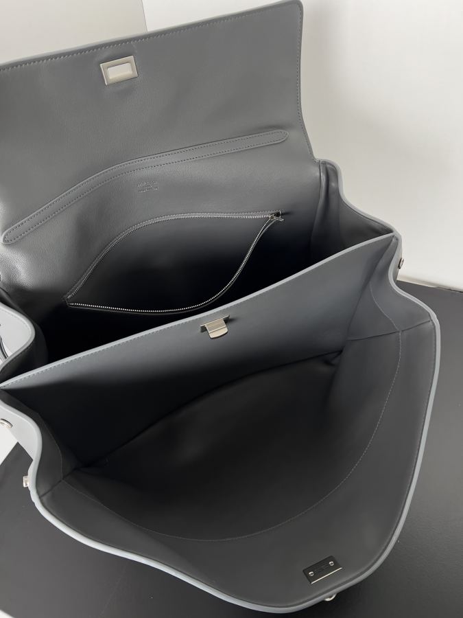 1:1 Replica Balenciaga bag 𝐁𝐚𝐥𝐞𝐧𝐜𝐢𝐚𝐠𝐚 𝐑𝐨𝐝𝐞𝐨 — Premium Replica — photo 9