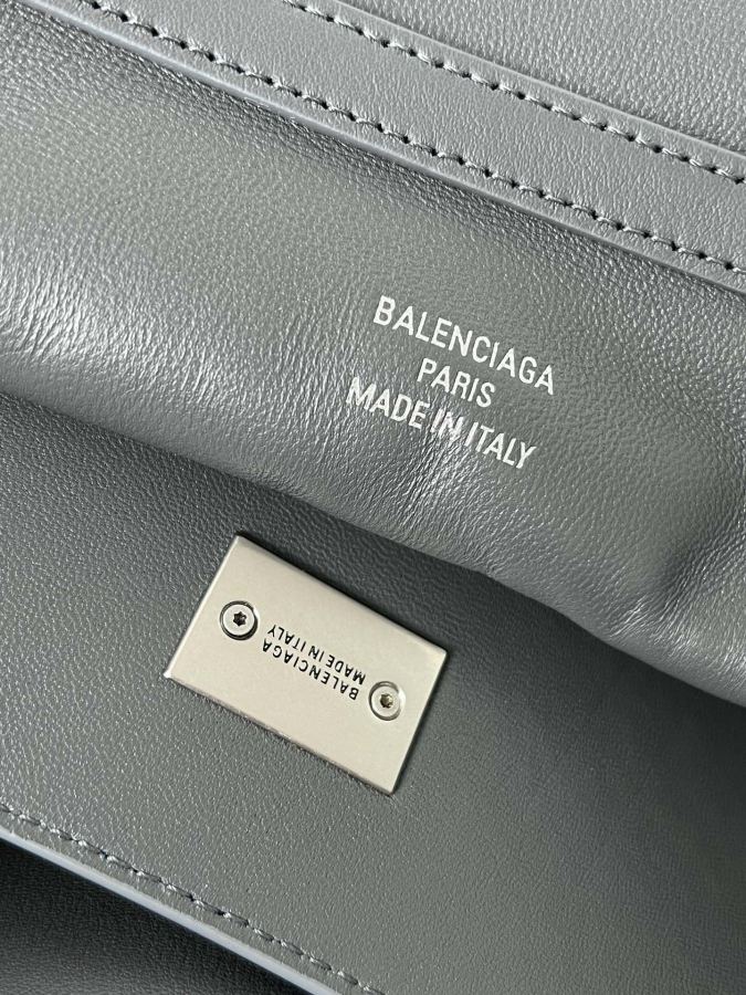 1:1 Replica Balenciaga bag 𝐁𝐚𝐥𝐞𝐧𝐜𝐢𝐚𝐠𝐚 𝐑𝐨𝐝𝐞𝐨 — Premium Replica — photo 5