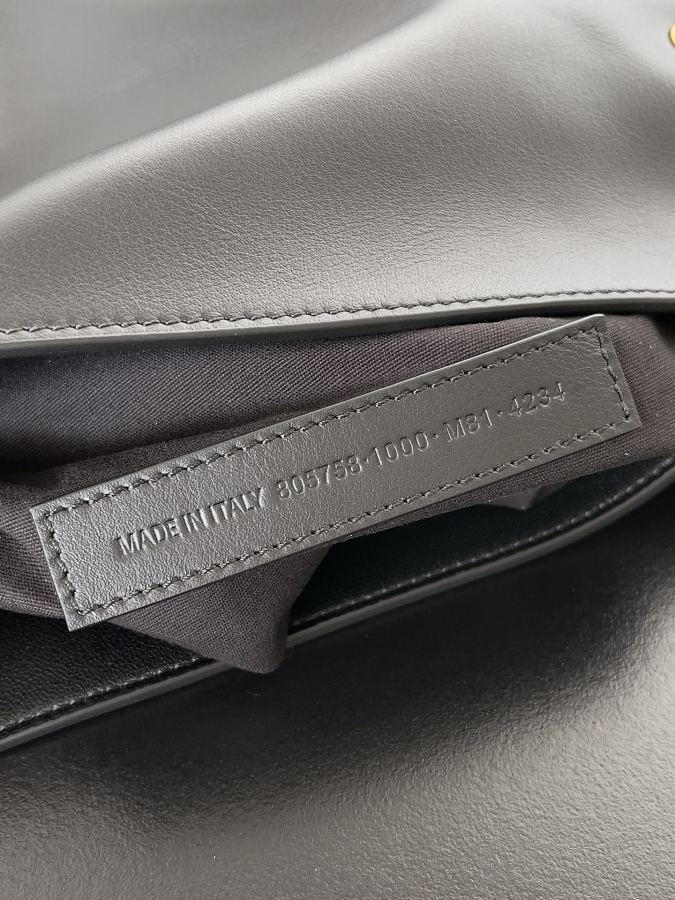 1:1 Replica Balenciaga bag 𝐁𝐚𝐥𝐞𝐧𝐜𝐢𝐚𝐠𝐚 𝐁𝐞𝐥 𝐀𝐢𝐫 𝐇𝐨𝐛𝐨 — AAA Quality Replica — photo 6