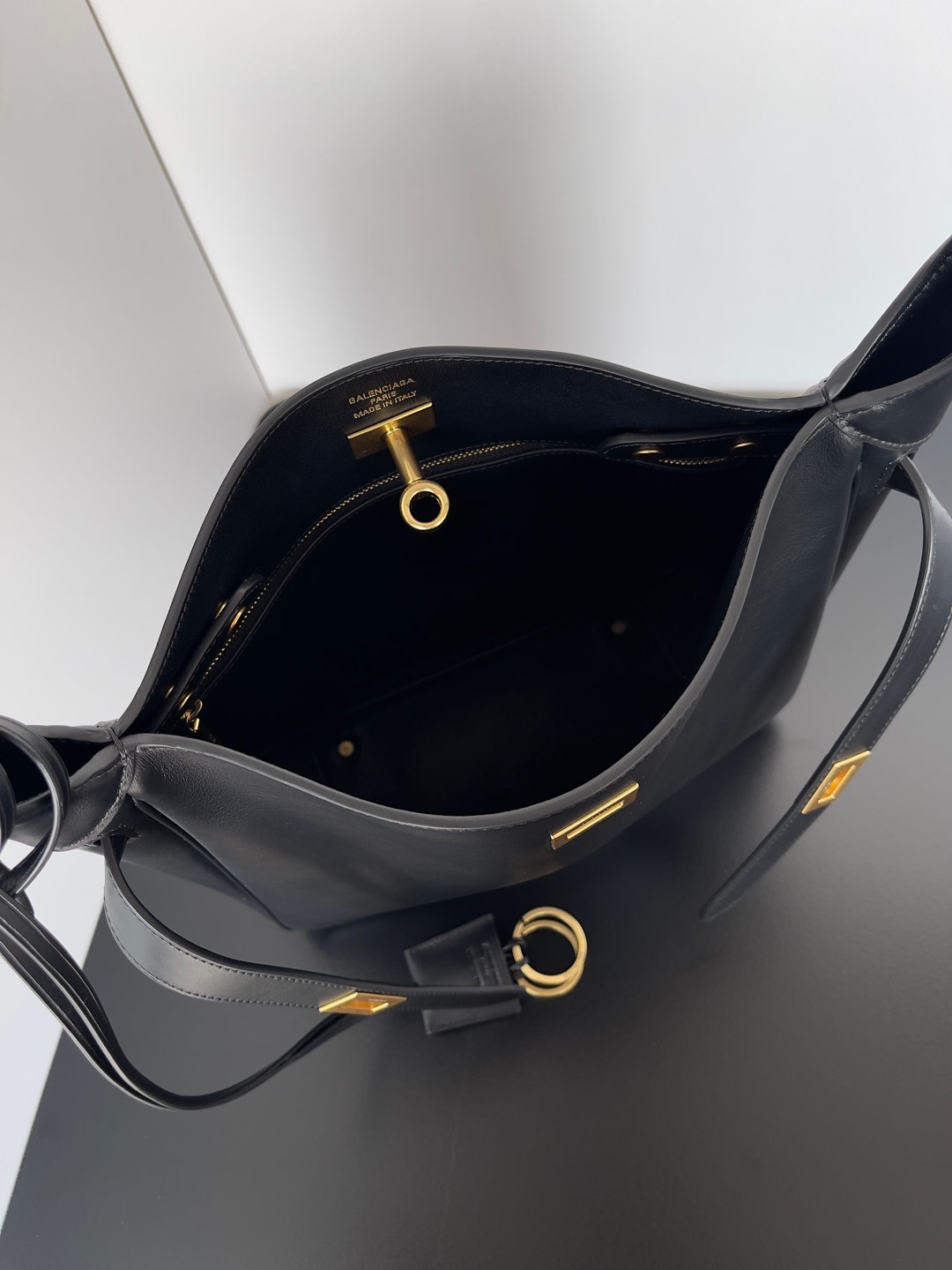 1:1 Replica Balenciaga bag 𝐁𝐚𝐥𝐞𝐧𝐜𝐢𝐚𝐠𝐚 𝐁𝐞𝐥 𝐀𝐢𝐫 𝐇𝐨𝐛𝐨 — 1:1 Replica — photo 3