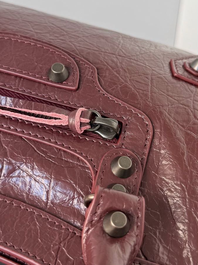 1:1 Replica Balenciaga bag 𝗕𝗔𝗟𝗘𝗡𝗖𝗜𝗔𝗚𝗔*𝗟𝗘 𝗖𝗜𝗧𝗬 — Premium Replica — photo 7