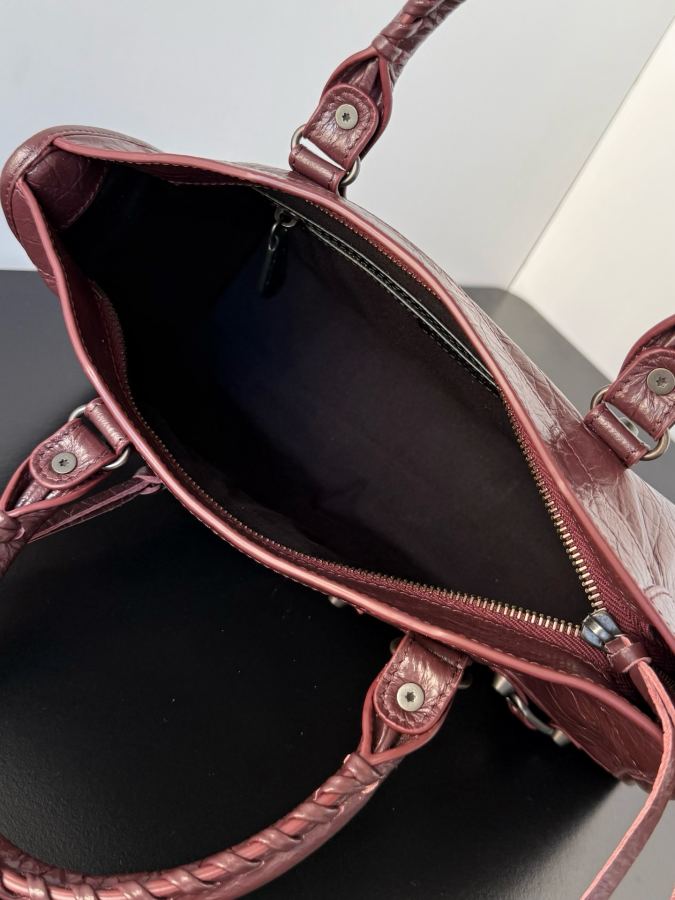 1:1 Replica Balenciaga bag 𝗕𝗔𝗟𝗘𝗡𝗖𝗜𝗔𝗚𝗔*𝗟𝗘 𝗖𝗜𝗧𝗬 — Premium Replica — photo 3