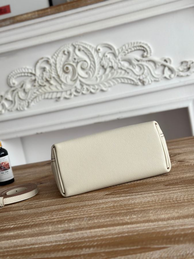 1:1 Replica Hermes bag Half hand sewing mini 2424 — AAA Quality Replica — photo 4