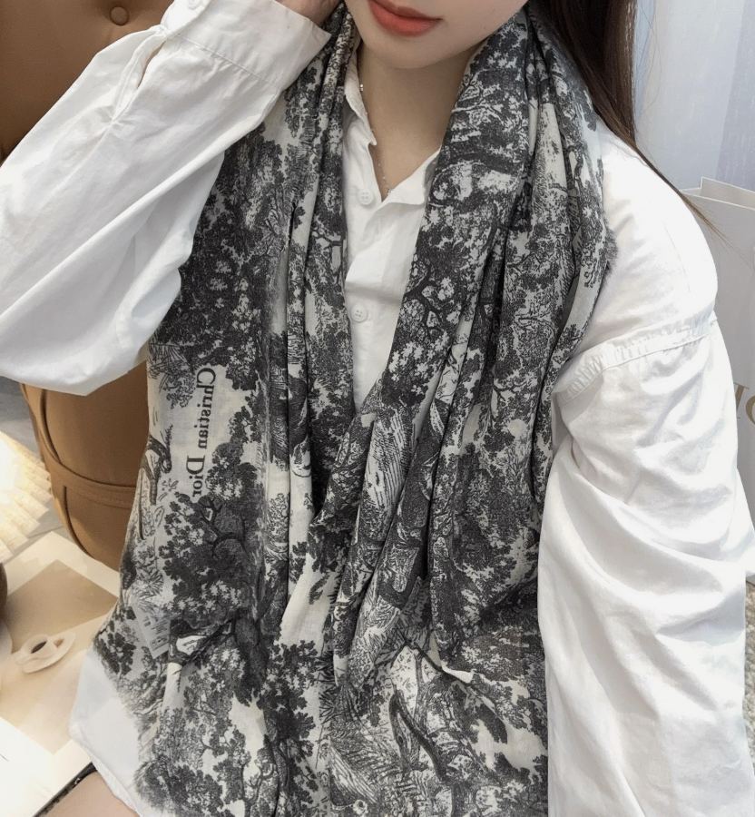 1:1 Replica Dior scarf — AAA Quality Replica — photo 9