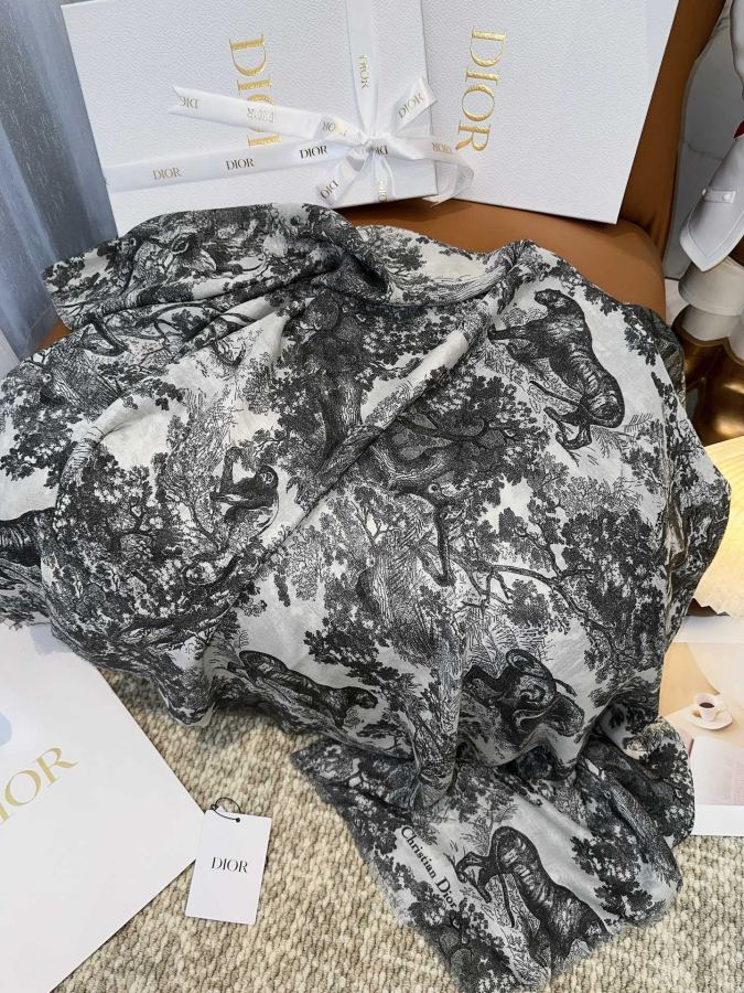1:1 Replica Dior scarf — AAA Quality Replica — photo 6