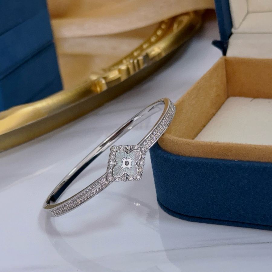 1:1 Replica Piaget Watches Piaget V — 1:1 Replica For Sale — photo 3